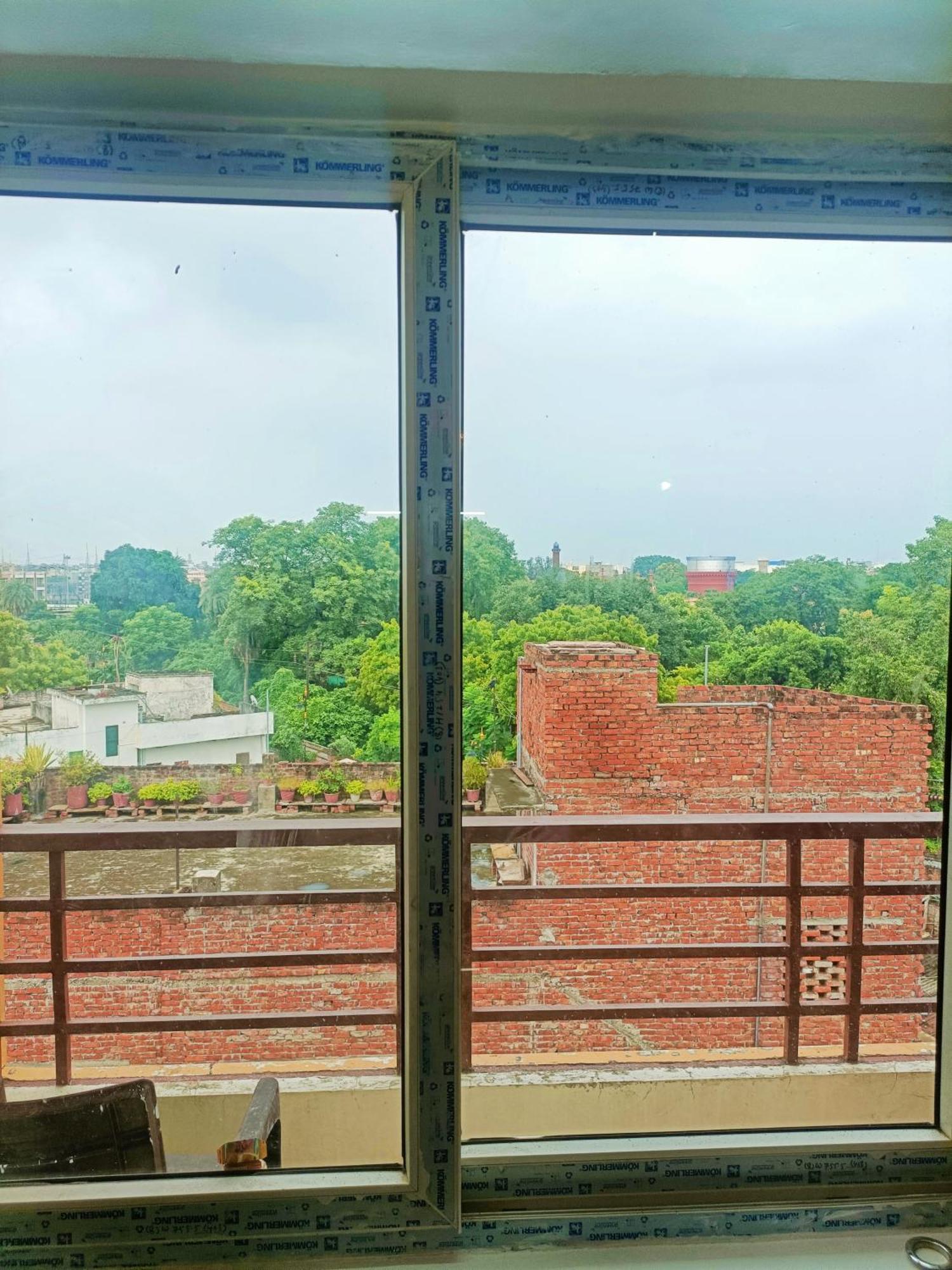 Pretty Garden View Apartment 3Bhk Furnished Flat Near Kashi Vishwanath Temple Varanasi Eksteriør bilde